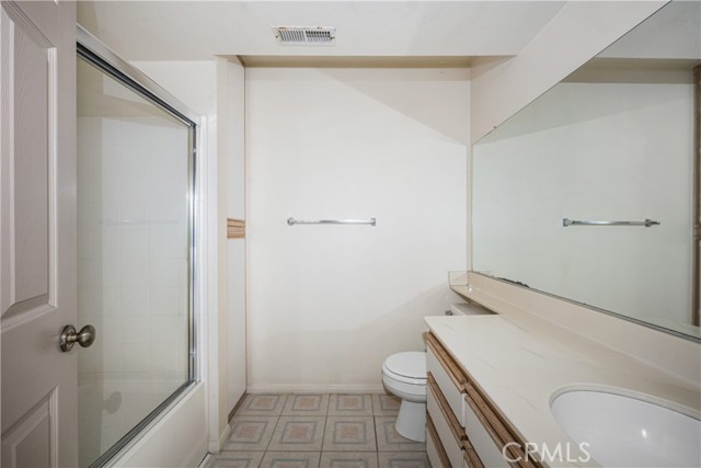 Detail Gallery Image 43 of 55 For 3605 E Anaheim #407,  Long Beach,  CA 90804 - 3 Beds | 2 Baths