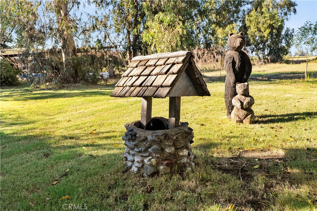 https://media.crmls.org/medias/faeb8370-d656-4040-9aba-d5ee99dce4a9.jpg?preset=X-Large