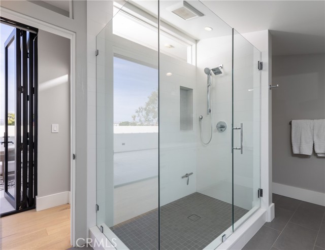 Detail Gallery Image 26 of 35 For 502 W Balboa Blvd, Newport Beach,  CA 92661 - 3 Beds | 3/1 Baths