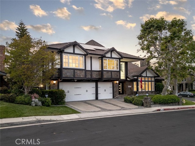 Detail Gallery Image 11 of 74 For 6037 Little Oak Ln, Woodland Hills,  CA 91367 - 5 Beds | 5 Baths