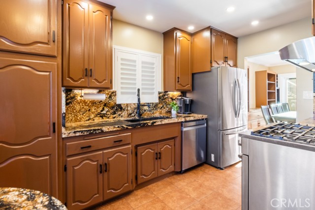 Detail Gallery Image 15 of 56 For 2425 Heather Ave, Long Beach,  CA 90815 - 3 Beds | 3 Baths