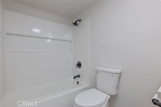 Detail Gallery Image 18 of 41 For 1096 E Sycamore Ave, Tulare,  CA 93274 - 4 Beds | 2 Baths