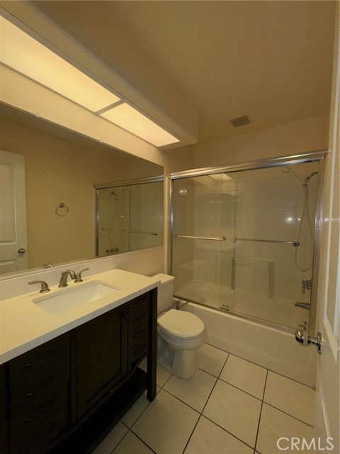Detail Gallery Image 13 of 21 For 2729 Dietrich Dr, Tustin,  CA 92782 - 2 Beds | 2/1 Baths
