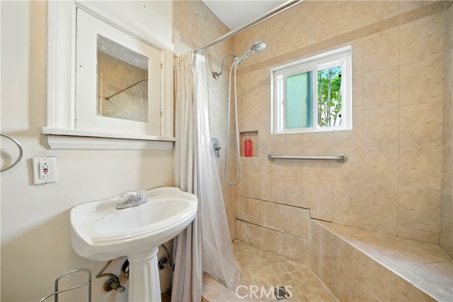 1909 Marlborough Avenue, Riverside CA: https://media.crmls.org/medias/faee50f2-60cc-4287-b617-cd465354af7d.jpg