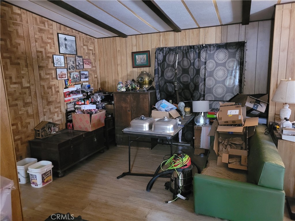 https://media.crmls.org/medias/faee5d8e-0537-4179-8669-26255a07336e.jpg?preset=X-Large
