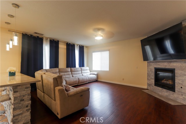 17581 Cedarwood Drive, Riverside CA: https://media.crmls.org/medias/faeeda53-977f-41f0-bd5c-c3d00824196b.jpg