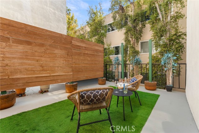 Detail Gallery Image 19 of 24 For 1045 N Kings Rd #107,  West Hollywood,  CA 90069 - 2 Beds | 2 Baths