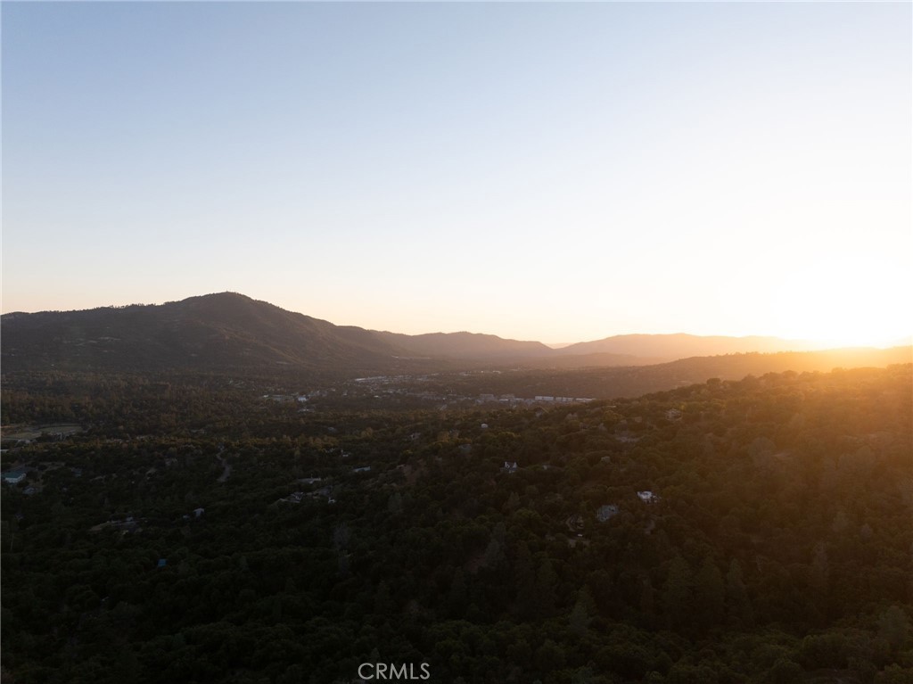 https://media.crmls.org/medias/faefc6cc-902e-49e7-9242-6153aad88e11.jpg?preset=X-Large