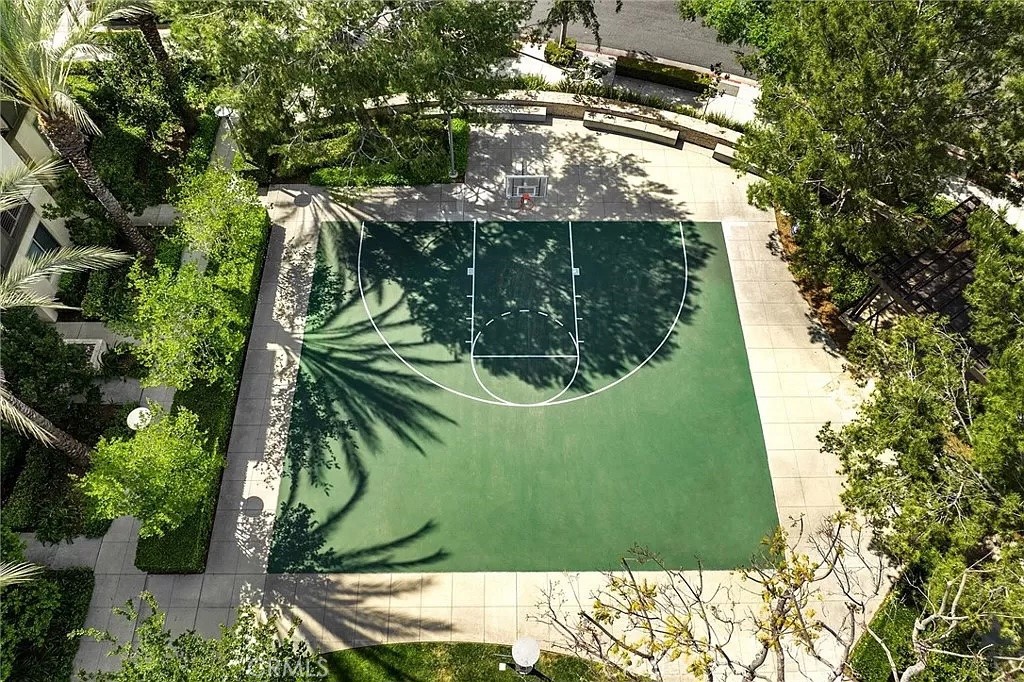 https://media.crmls.org/medias/faf20d0e-db5c-4327-a9e1-15566d9c6cea.jpg?preset=X-Large