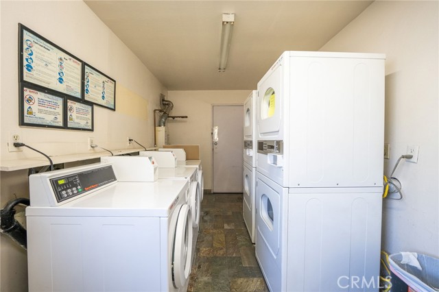 Detail Gallery Image 21 of 22 For 7254 Vassar Ave #303,  Canoga Park,  CA 91303 - 2 Beds | 2 Baths