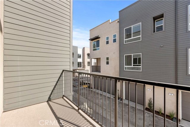 Detail Gallery Image 23 of 25 For 9423 1/2 N Sepulveda Blvd. #3,  North Hills,  CA 91343 - 2 Beds | 2/1 Baths