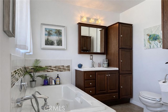 Detail Gallery Image 23 of 27 For 4151 Los Coyotes Diagonal, Lakewood,  CA 90713 - 2 Beds | 2 Baths