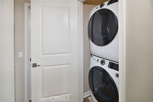 Detail Gallery Image 8 of 22 For 12720 Hampton Ave, Corona,  CA 92880 - 2 Beds | 2/1 Baths