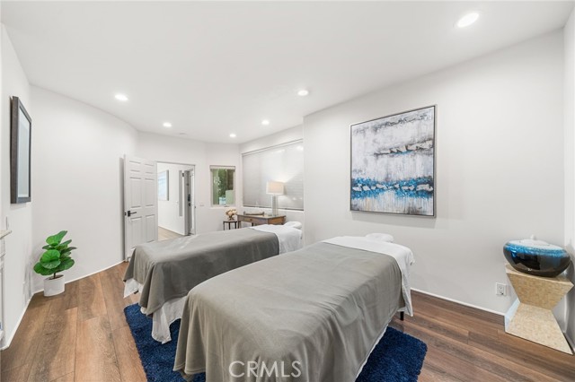 Detail Gallery Image 14 of 66 For 2301 Pacific Dr, Corona Del Mar,  CA 92625 - 4 Beds | 3/1 Baths