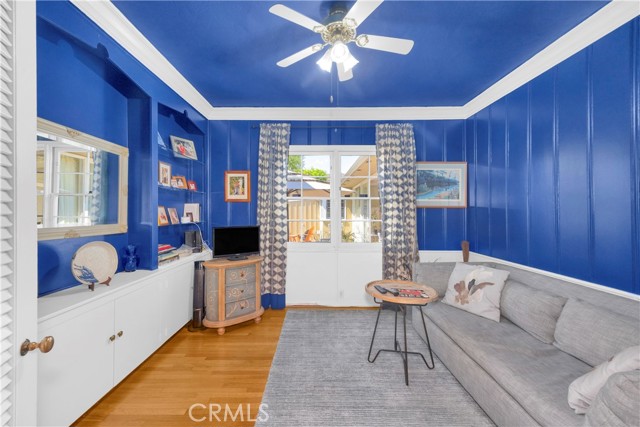 929 E Marshall Place, Long Beach CA: https://media.crmls.org/medias/faf57faf-8ed7-409d-a1fc-a52c0e8fe73a.jpg