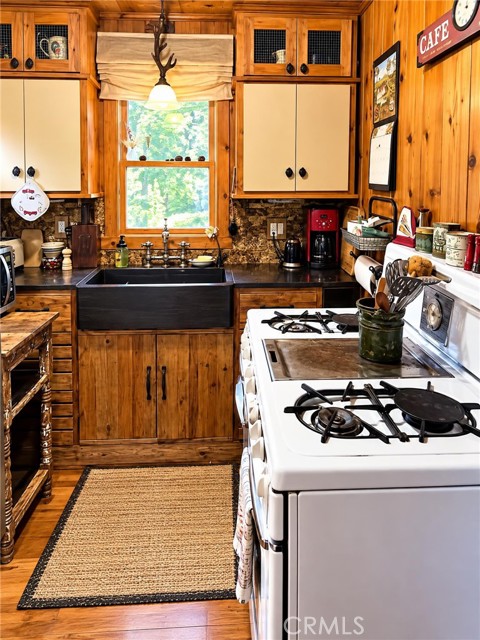 27877 Holly, Lake Arrowhead, CA 92352