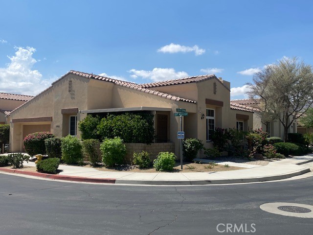 47615 Soft Moonlight Drive, La Quinta CA: https://media.crmls.org/medias/faf626a4-3a3d-4373-b200-65a3bee1e625.jpg