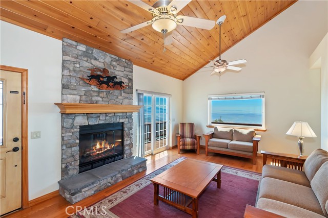 Detail Gallery Image 10 of 44 For 22665 Valley View Dr, Crestline,  CA 92325 - 4 Beds | 3 Baths