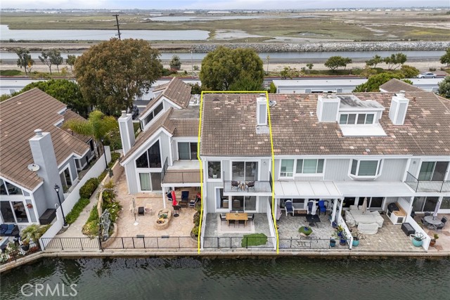 Detail Gallery Image 9 of 59 For 3742 Montego Dr, Huntington Beach,  CA 92649 - 3 Beds | 3 Baths