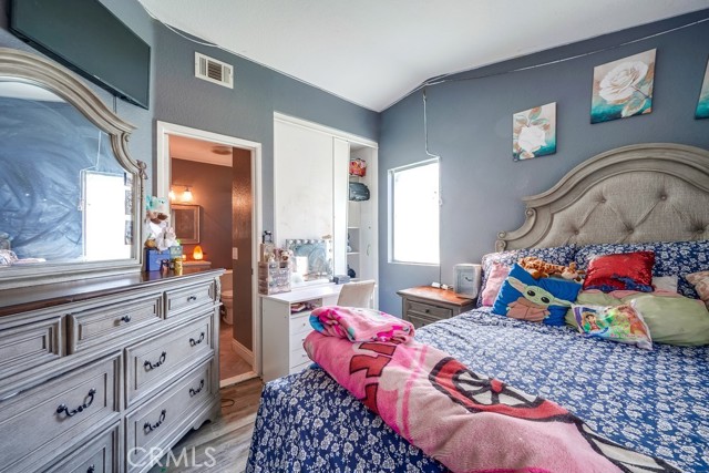 11484 Lime Orchard Lane, Fontana CA: https://media.crmls.org/medias/faf6c769-8f3e-4d9f-857e-2e9b9d9328d5.jpg