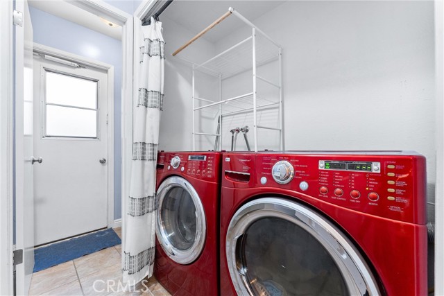 Detail Gallery Image 16 of 29 For 1121 E 1st St, Tustin,  CA 92780 - 2 Beds | 1/1 Baths