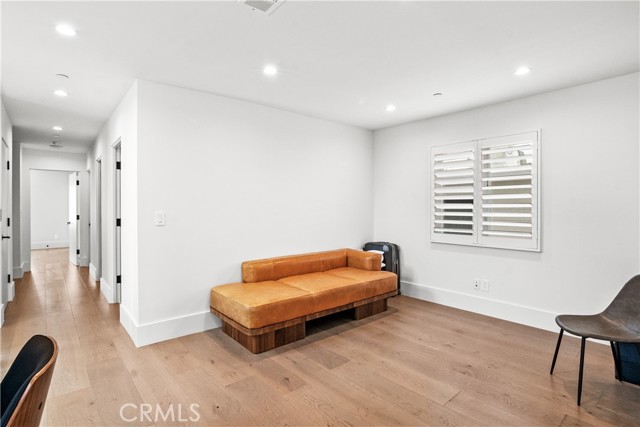 Detail Gallery Image 16 of 36 For 211 Topaz Ave, Newport Beach,  CA 92662 - 3 Beds | 3/1 Baths