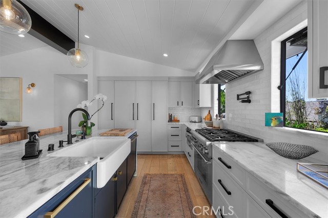 3212 N Poinsettia Avenue, Manhattan Beach CA: https://media.crmls.org/medias/faf8745d-3953-43ff-ab49-fdccbea91834.jpg