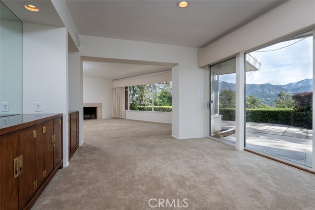 Detail Gallery Image 4 of 15 For 3975 Madison Rd, La Canada Flintridge,  CA 91011 - 4 Beds | 2/2 Baths