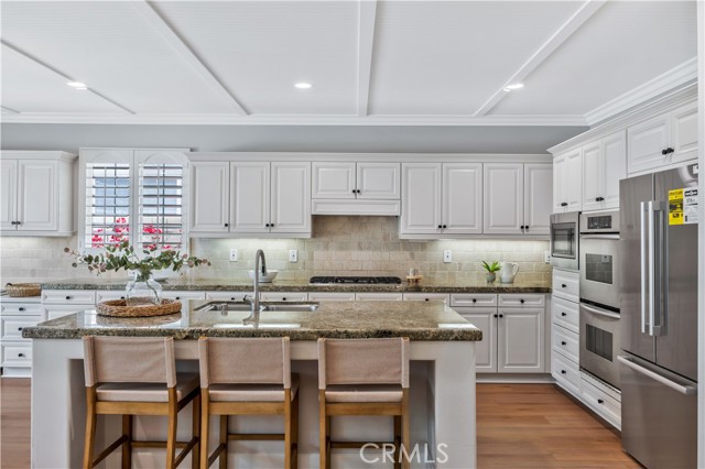 9 Whitford, Irvine CA: https://media.crmls.org/medias/faf8ffce-e621-4536-885d-c1c9ac99b47d.jpg