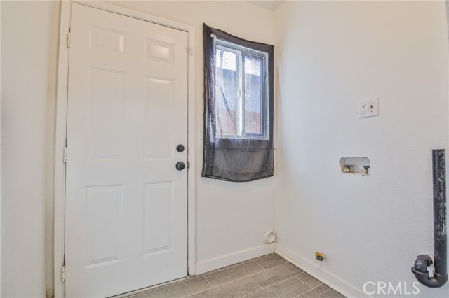 Detail Gallery Image 19 of 28 For 1962 E 114th St, Los Angeles,  CA 90059 - 2 Beds | 2 Baths