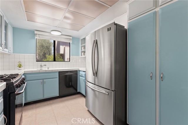 21730 Marylee Street, Woodland Hills CA: https://media.crmls.org/medias/faf99d8b-b082-4c27-9cbf-0e406b2dca26.jpg