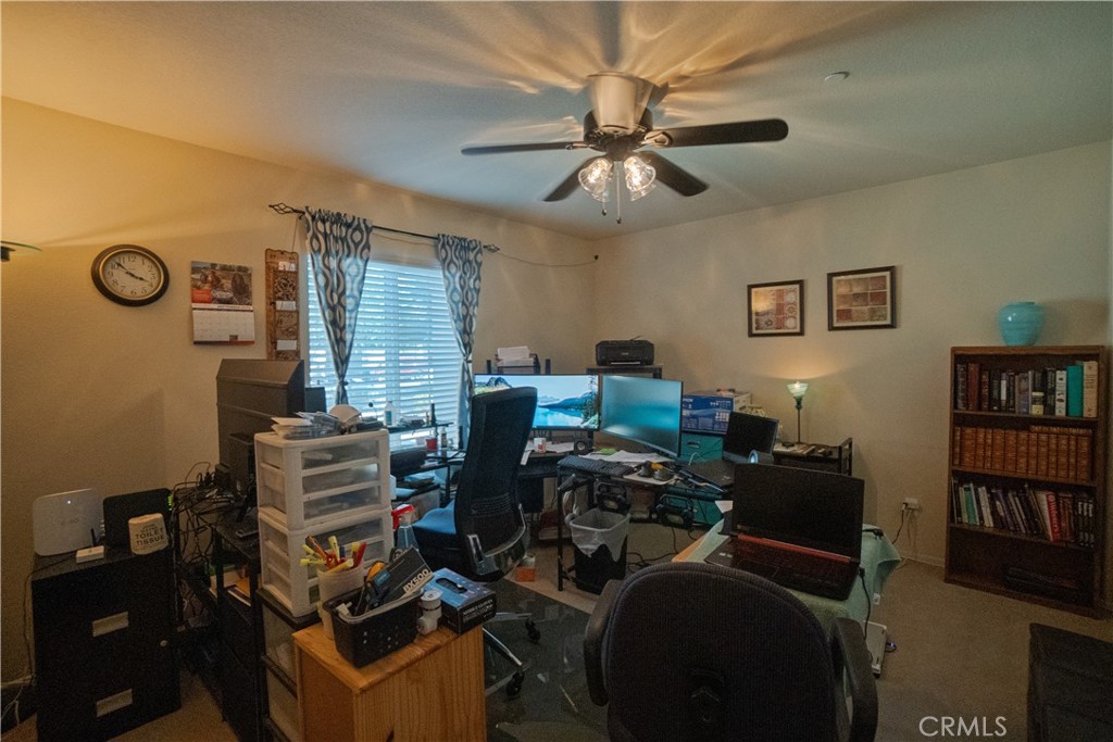 https://media.crmls.org/medias/fafa0ca7-77d9-4ccc-8c87-40d86e9c2249.jpg?preset=X-Large