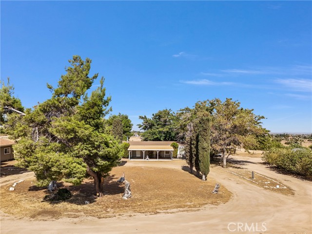 5150 Yucca Terrace Road, Phelan CA: https://media.crmls.org/medias/fafa4ee1-1406-450b-9825-4185de346058.jpg