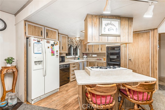 Detail Gallery Image 5 of 18 For 4000 Pierce St #106,  Riverside,  CA 92505 - 3 Beds | 2 Baths