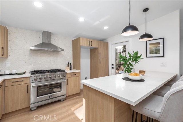 Detail Gallery Image 15 of 29 For 9921 Westwanda Dr, Beverly Hills,  CA 90210 - 2 Beds | 2 Baths