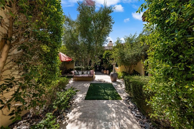 56102 Baltusrol, La Quinta CA: https://media.crmls.org/medias/fafbf14b-65c8-4eba-af85-1f2ce6ce0168.jpg