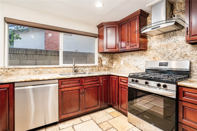 Detail Gallery Image 14 of 33 For 6761 Rook, Huntington Beach,  CA 92647 - 4 Beds | 2 Baths