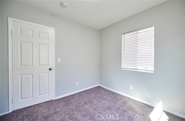 Detail Gallery Image 8 of 16 For 1469 Holly Ave, Colton,  CA 92324 - 2 Beds | 1/1 Baths