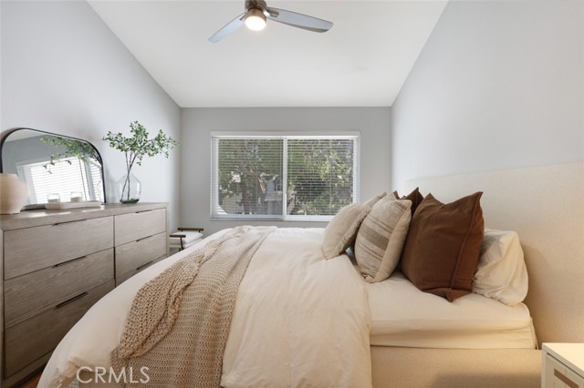 Detail Gallery Image 16 of 23 For 390 Deerfield, Irvine,  CA 92606 - 2 Beds | 1/1 Baths