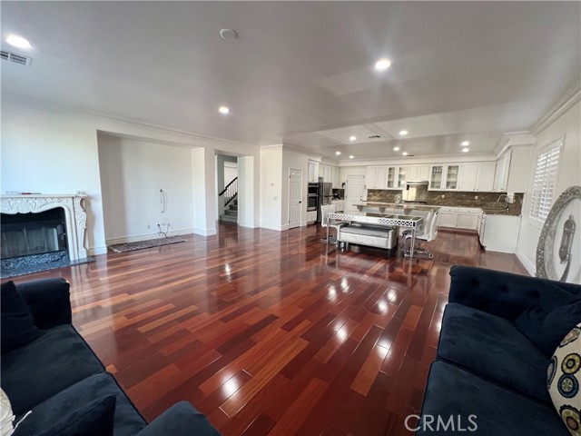 Detail Gallery Image 8 of 34 For 14126 Bay Cir, Corona,  CA 92880 - 6 Beds | 3/1 Baths