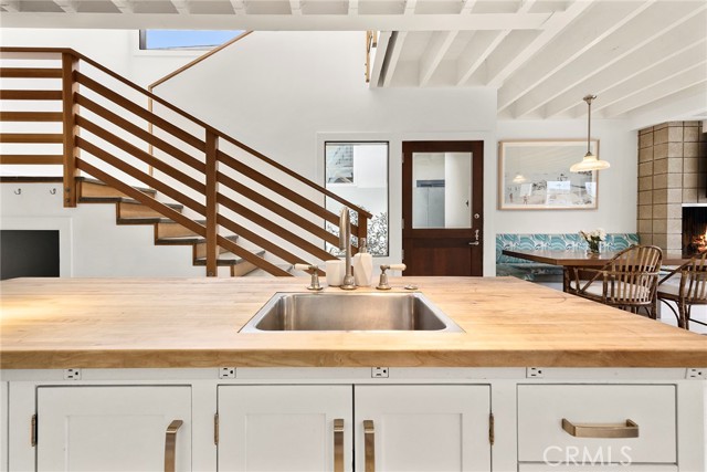 Detail Gallery Image 11 of 45 For 235 Canal St, Newport Beach,  CA 92663 - 4 Beds | 3/1 Baths