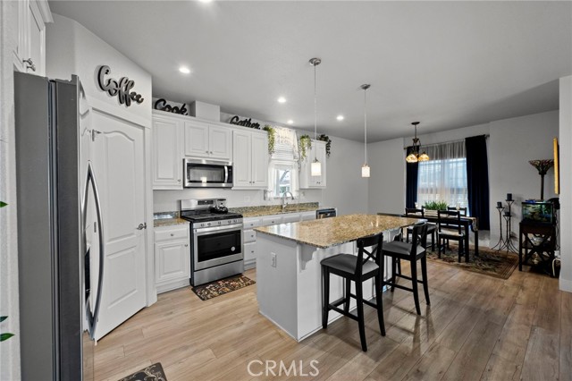 1245 W Cienega Avenue, San Dimas CA: https://media.crmls.org/medias/fafdeeb1-7cc0-4ea0-9439-b0538f4a2a90.jpg
