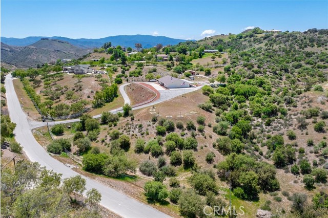 13700 Summit Knoll Road, Agua Dulce CA: https://media.crmls.org/medias/faff0fe8-82e2-4b9e-8fdb-c661aa1b9f17.jpg