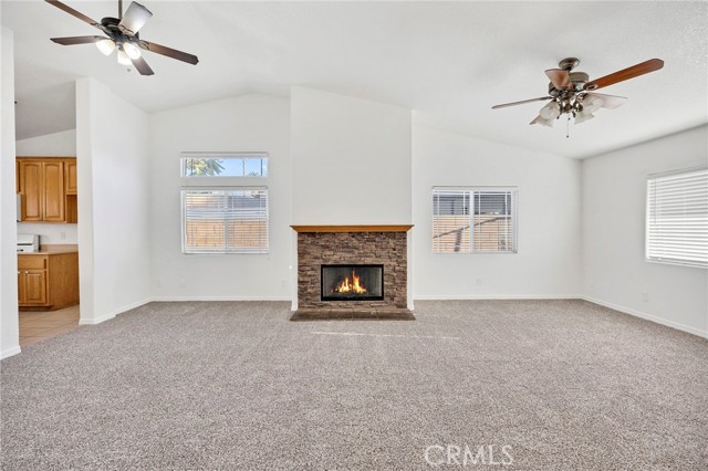 Detail Gallery Image 9 of 44 For 1230 Shellie Ln, Hemet,  CA 92543 - 3 Beds | 2 Baths