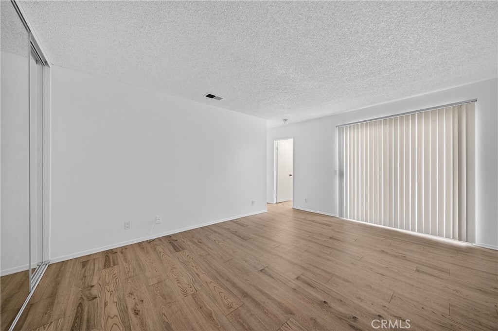 MLS #OC25244729 image #11