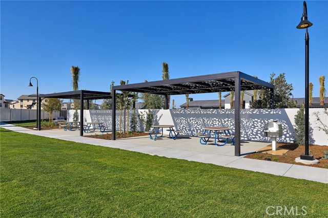 Detail Gallery Image 21 of 28 For 12951 Paradiso Dr #101,  Corona,  CA 92880 - 3 Beds | 2/2 Baths