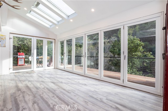 Detail Gallery Image 6 of 45 For 330 S Topanga Canyon Blvd., Topanga,  CA 90290 - 1 Beds | 1 Baths