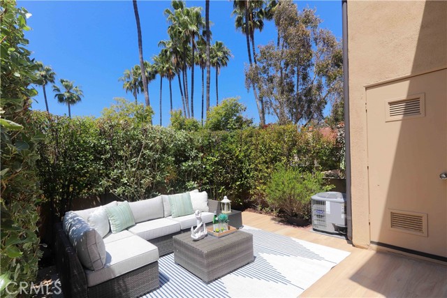 45 Corsica Drive, Newport Beach CA: https://media.crmls.org/medias/fb000fa5-69e0-43fd-9d12-58df0353e8a2.jpg