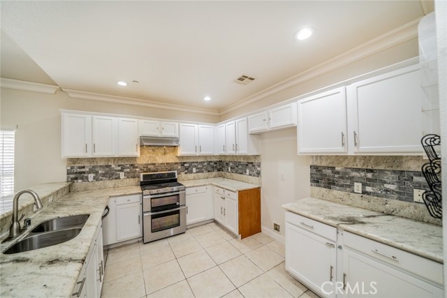 7404 Marshall Court, Highland CA: https://media.crmls.org/medias/fb00b063-910a-4fd1-961f-e7643abd3781.jpg