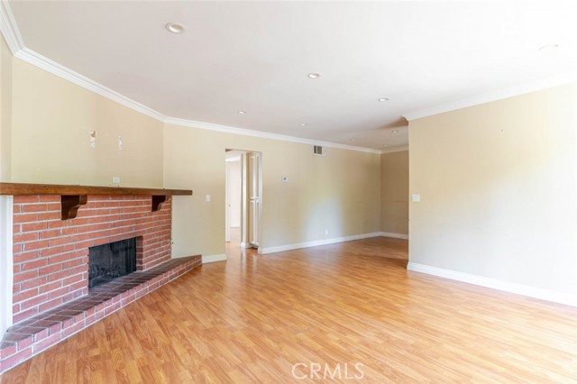 Detail Gallery Image 5 of 25 For 909 E Garfield #3,  Glendale,  CA 91205 - 2 Beds | 2 Baths